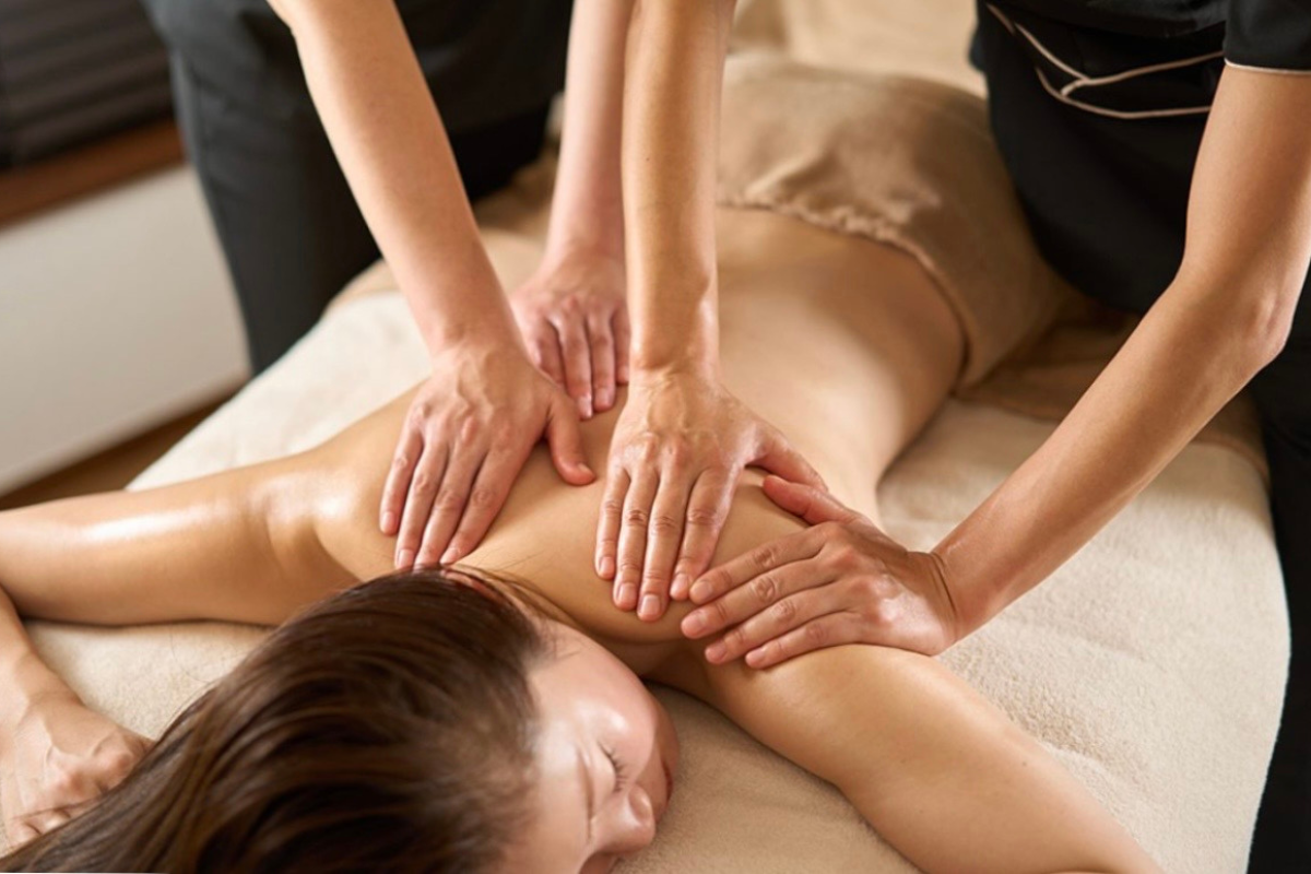 Four Hands Massage