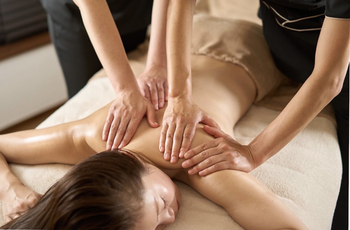 Four Hands Massage